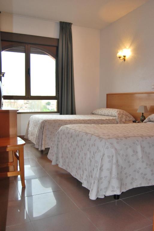 Hostal Cazalegas Kültér fotó