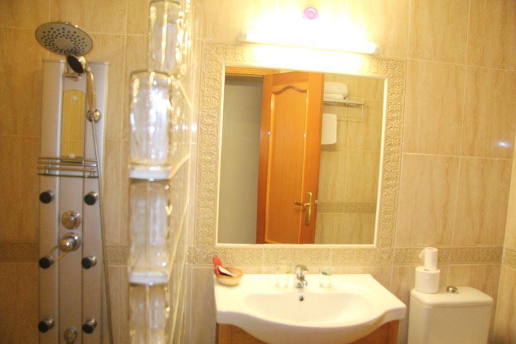 Hostal Cazalegas Kültér fotó